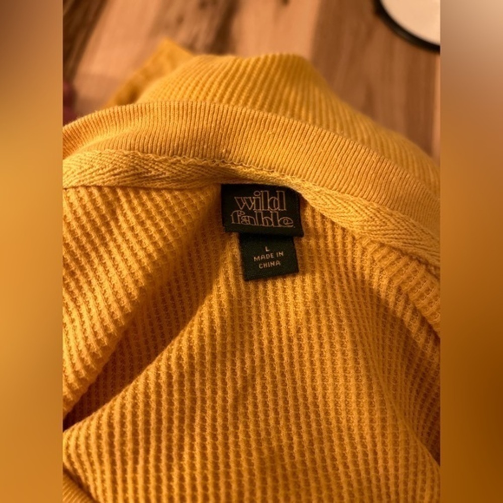 Long sleeve, yellow, waffle knitted crop top shirt, size L - Picture 5 of 6